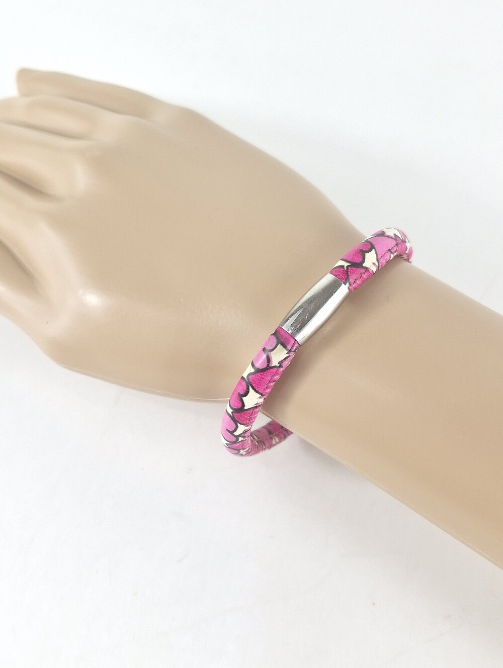 Brighton Woodstock Pink Hearts Leather Charm Bracelet - Picture 7 of 7